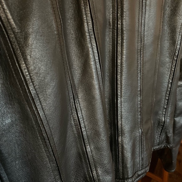 Leather Jacket - Picture 4 of 7